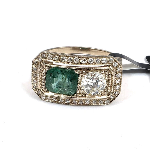 53 Bague en or jaune 18 kt avec diamants et émeraude 58 Facettes 418/26 A