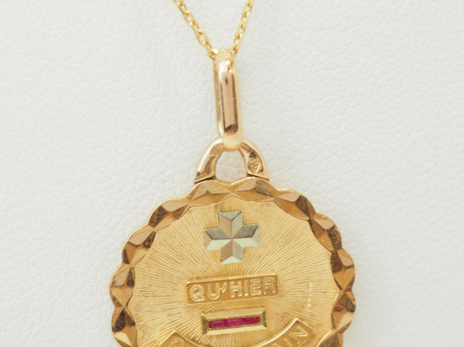 Augis - Pendentif Plus qu'hier, moins que demain en or jaune et rubis 58 Facettes 33816