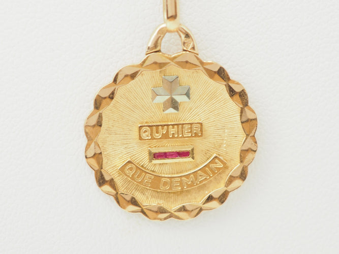 Augis - Pendentif Plus qu'hier, moins que demain en or jaune et rubis 58 Facettes 33816