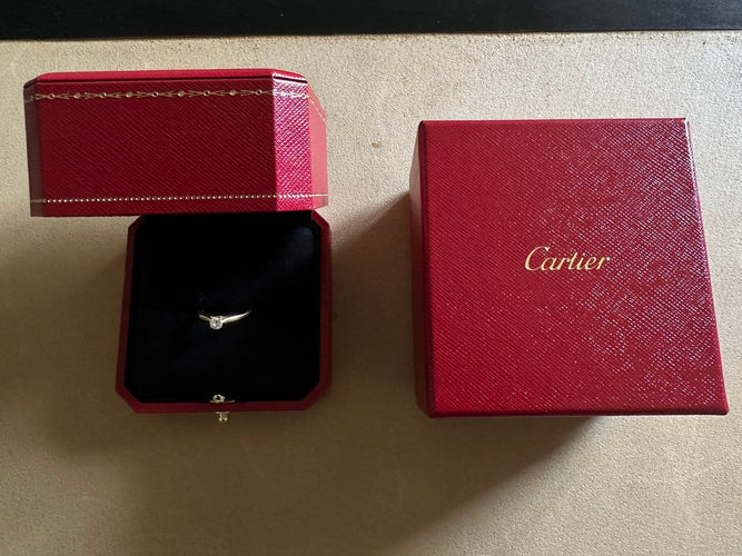 48 Cartier 1895 - Bague solitaire en or jaune et diamant 58 Facettes Cartier YG