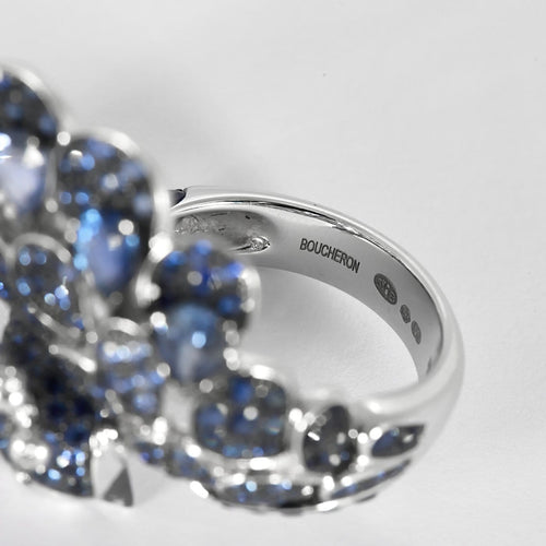 53 Boucheron Héra, Le Paon - Bague en or gris, saphirs et diamants 58 Facettes 58FC61