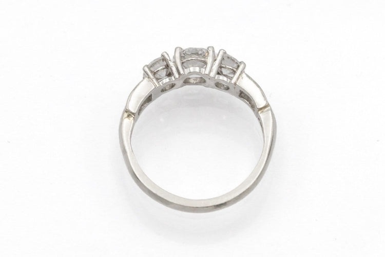 52 Bague en platine et diamants 1,30 ct 58 Facettes 13447