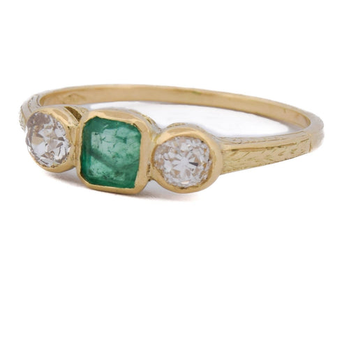55 Bague vintage en or jaune 18 kt, émeraude et diamants 58 Facettes AN707 P8 (0969)