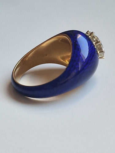 50 Bague pinky en or jaune, émail et diamant 58 Facettes CV-095