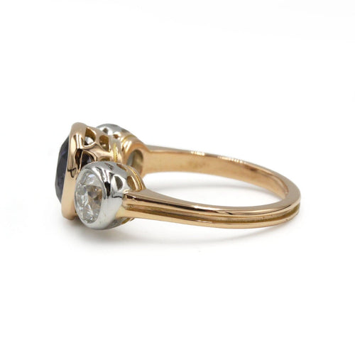 54 Bague en or 750, diamants et saphir 1,34 ct 58 Facettes SA068