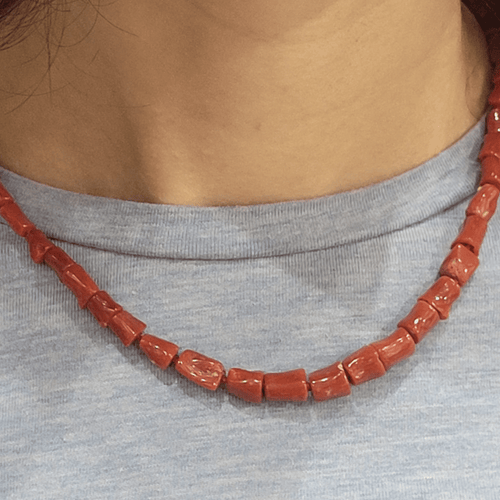 Collier en or 18 carats et corail rouge 58 Facettes COV1280