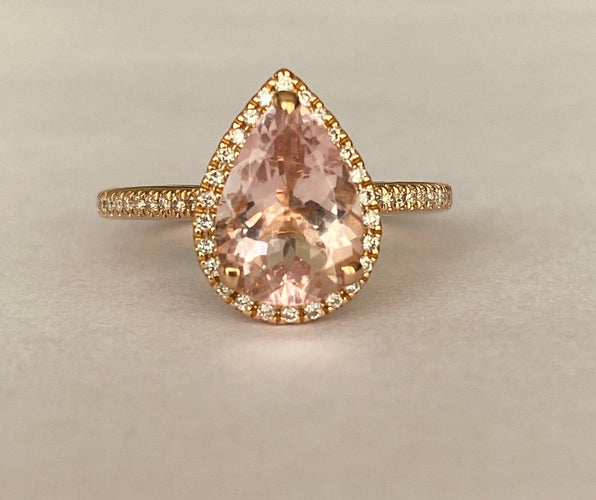 50 Bague halo en or rose 18K avec morganite poire et diamants 58 Facettes ring