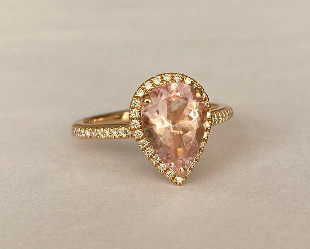 50 Bague halo en or rose 18K avec morganite poire et diamants 58 Facettes ring