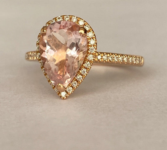 50 Bague halo en or rose 18K avec morganite poire et diamants 58 Facettes ring