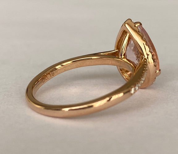 50 Bague halo en or rose 18K avec morganite poire et diamants 58 Facettes ring