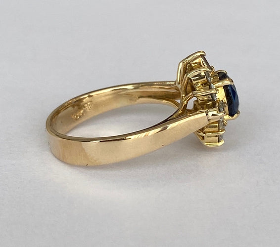 Bague 50 Bague en or jaune 18K avec saphir et diamants 58 Facettes ring
