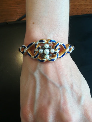 Bracelet ancien en or jaune, émail, perles et diamants 58 Facettes 01380