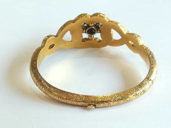Bracelet ancien en or jaune, émail, perles et diamants 58 Facettes 01380