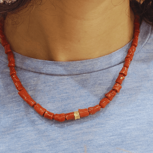 Collier en or 18k et corail rouge 58 Facettes COV1185