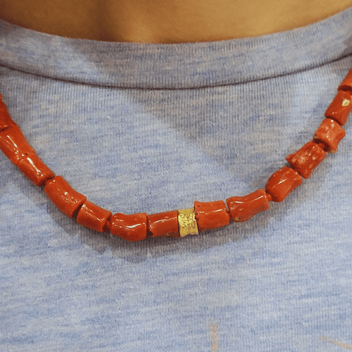 Collier en or 18k et corail rouge 58 Facettes COV1185
