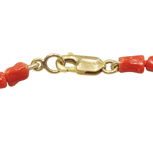 Collier en or 18k et corail rouge 58 Facettes COV1185