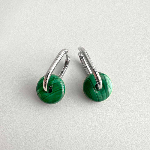 Jullie - Boucles d'oreilles en malachite verte 58 Facettes SER1020WG