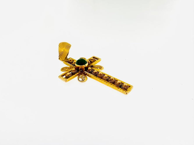 Pendentif Croix portugaise Art déco - Pendentif en or jaune et émeraude 58 Facettes P1622D