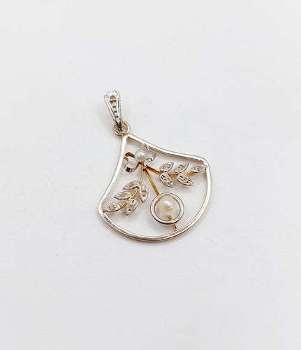 Art nouveau - Pendentif fleur en or 18k, platine, perles et diamants 58 Facettes A07588