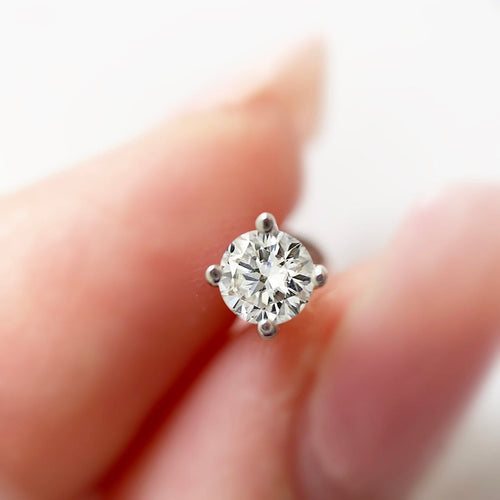 Embrace - Boucle d’oreille solitaire en or blanc et diamant 58 Facettes Earrings-003