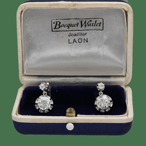 Boucles d'oreilles dormeuses en or 18k, platine et diamants 58 Facettes FB11734