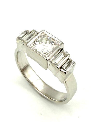 58 Art déco - Bague en platine et diamants 58 Facettes ANTIC BG