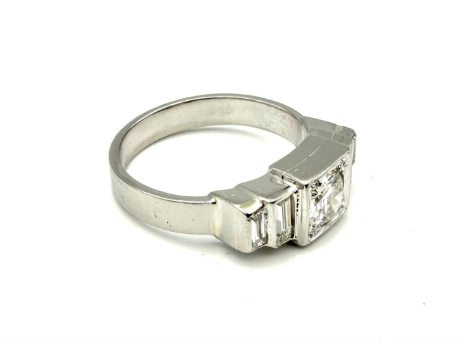 58 Art déco - Bague en platine et diamants 58 Facettes ANTIC BG