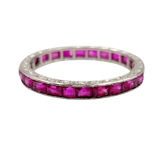 50 Alliance américaine Art déco - Bague éternité en or blanc 18k et rubis 58 Facettes A07600