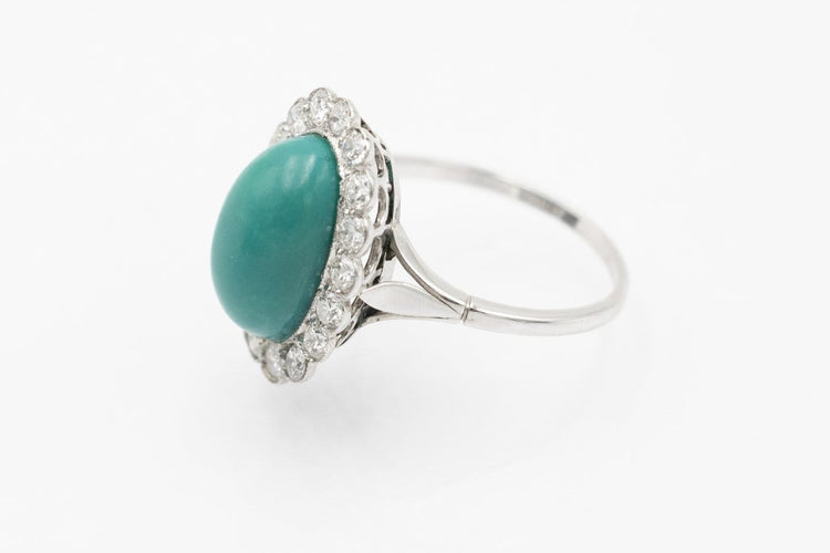 55 Bague ovale en platine avec turquoise et diamants 58 Facettes 12386A