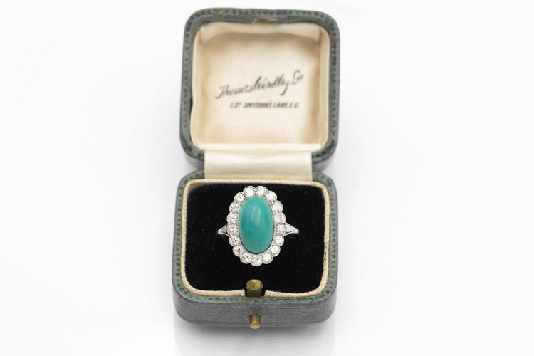 55 Bague ovale en platine avec turquoise et diamants 58 Facettes 12386A