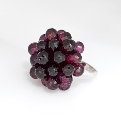 Bague Bague cocktail cluster de grenats briolettes en or blanc 18 carats 58 Facettes G13871