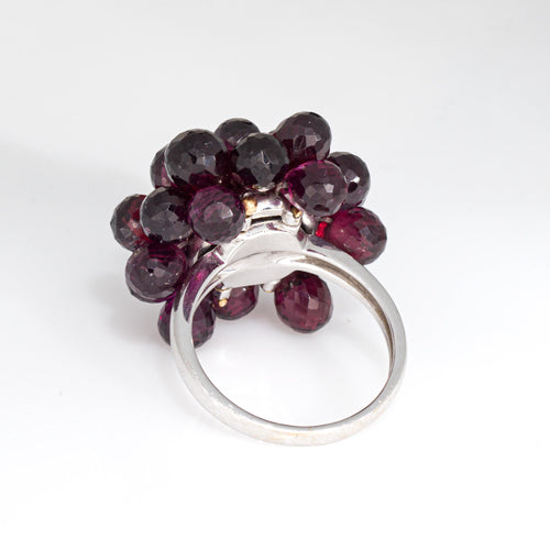 Bague Bague cocktail cluster de grenats briolettes en or blanc 18 carats 58 Facettes G13871