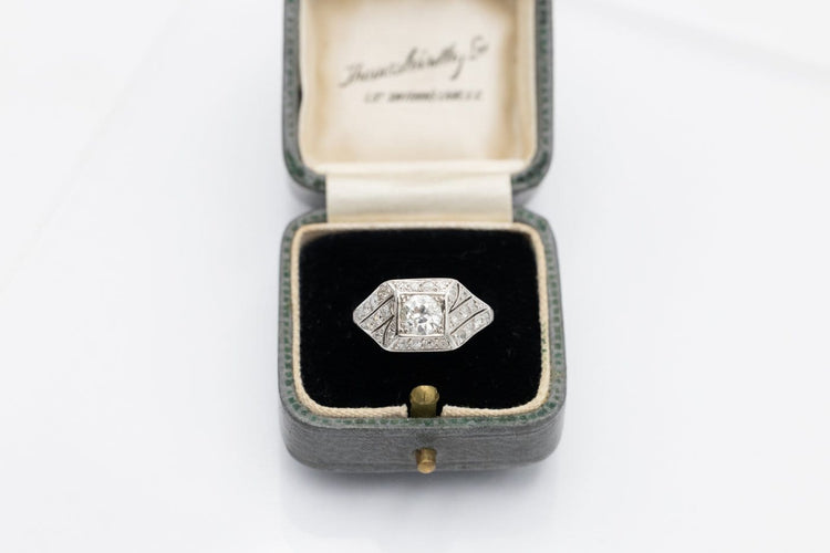 52 Art Déco - Bague en platine et diamants taille ancienne 58 Facettes 13500
