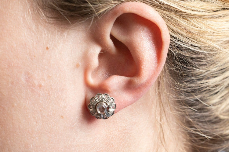 Boucles d'oreilles fleurs en or jaune, platine et diamants 58 Facettes 13502