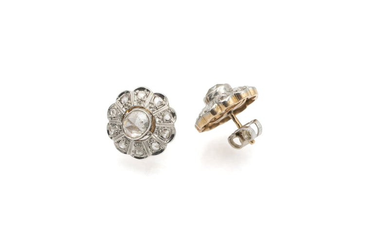 Boucles d'oreilles fleurs en or jaune, platine et diamants 58 Facettes 13502
