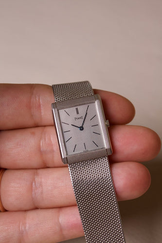 Piaget Tank - Montre extra-plate en or blanc Clous de Paris 58 Facettes MONTRE-013