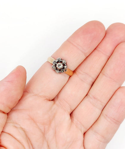 60 Victorienne - Bague marguerite en or rose 18k, argent et diamants 58 Facettes A07628