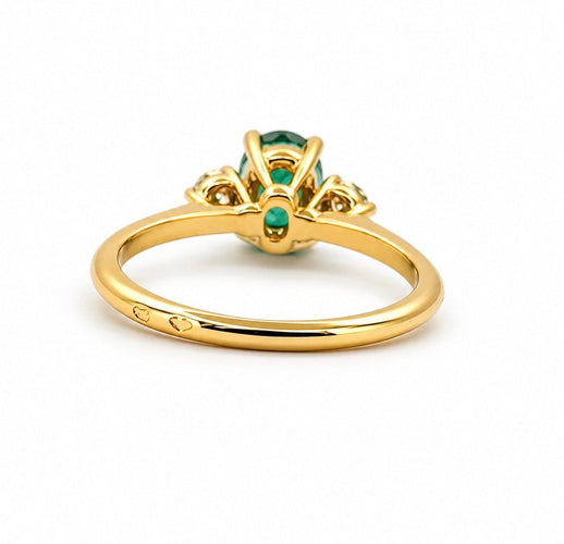 50 Solitaire - Bague en or jaune, émeraude ovale et diamants 58 Facettes 90982-AC13063