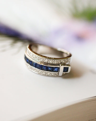 Bague 54 Guy Laroche - Bague bandeau « Ceinture » en or blanc 750, saphirs et diamants 58 Facettes C2259