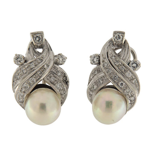 Boucles d'oreilles en or blanc, diamants et perles 58 Facettes G3996