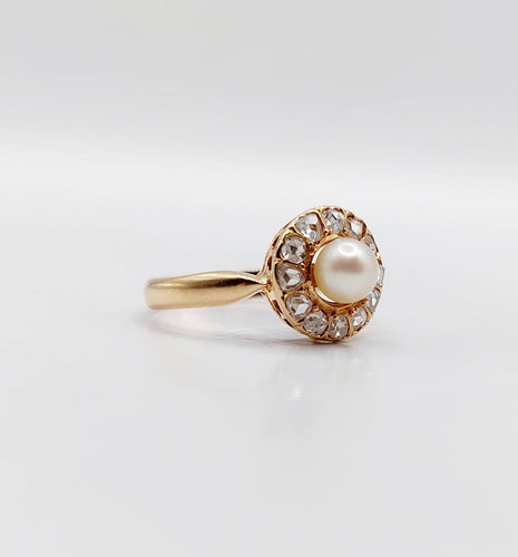 46 Bague marguerite antique en or rose 18K, perle et diamants 58 Facettes A07642