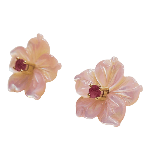 Boucles d'oreilles fleurs en or 18k, nacre et rubis 58 Facettes T289PI25