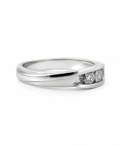 54 Bague trilogie en or blanc 18 carats et diamants 58 Facettes Bob