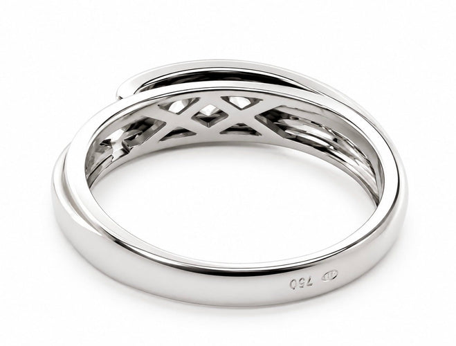 54 Bague trilogie en or blanc 18 carats et diamants 58 Facettes Bob