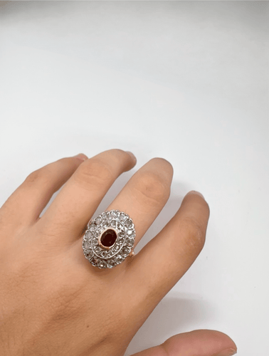 59.5 Bague ancienne en or jaune 18K, rubis et diamants 58 Facettes 2085