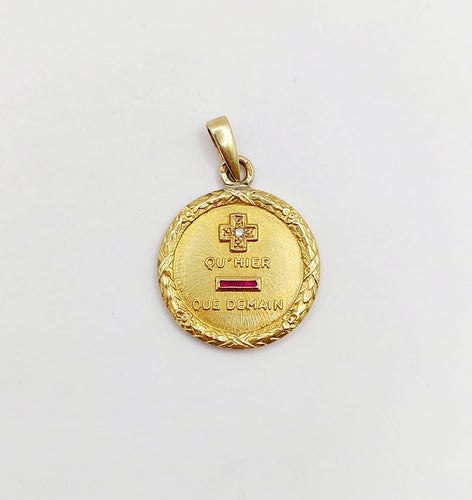 Augis - Pendentif médaille d'amour en or 18k, diamant et rubis 58 Facettes A07650