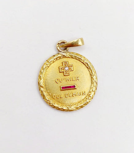 Augis - Pendentif médaille d'amour en or 18k, diamant et rubis 58 Facettes A07650