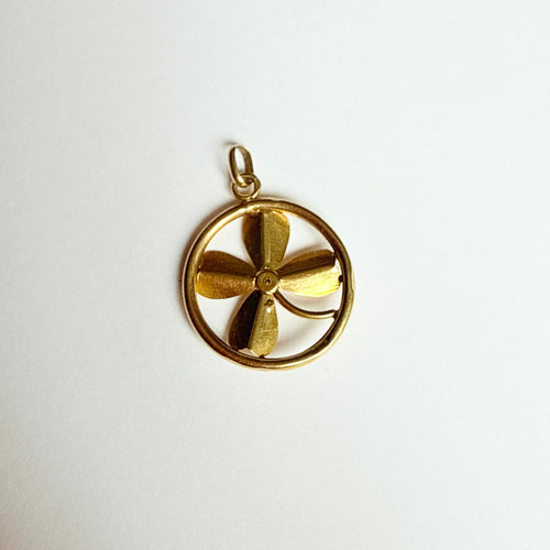 Pendentif trèfle ancien en or jaune et perle 58 Facettes