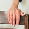 54 Demi-alliance - Bague en or jaune, diamants et saphirs 58 Facettes