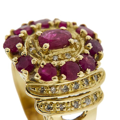 53 Bague bandeau en or jaune avec rubis et diamants 58 Facettes 41527